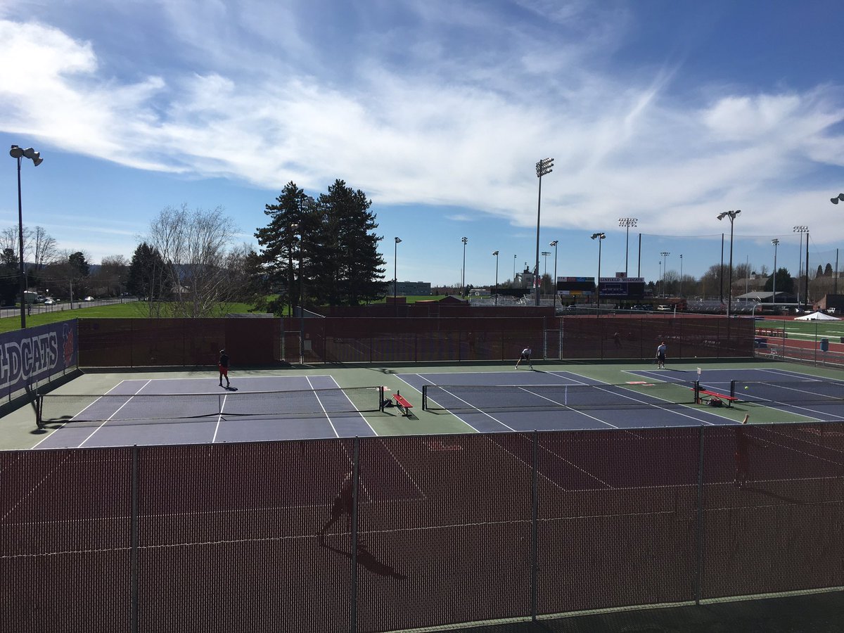 linfieldsports's tweet image. Outdoor tennis is the best kind. Thankful for this beautiful weather as @LinfieldMTennis takes on Willamette! ☀️🎾 #rollcats #validateit