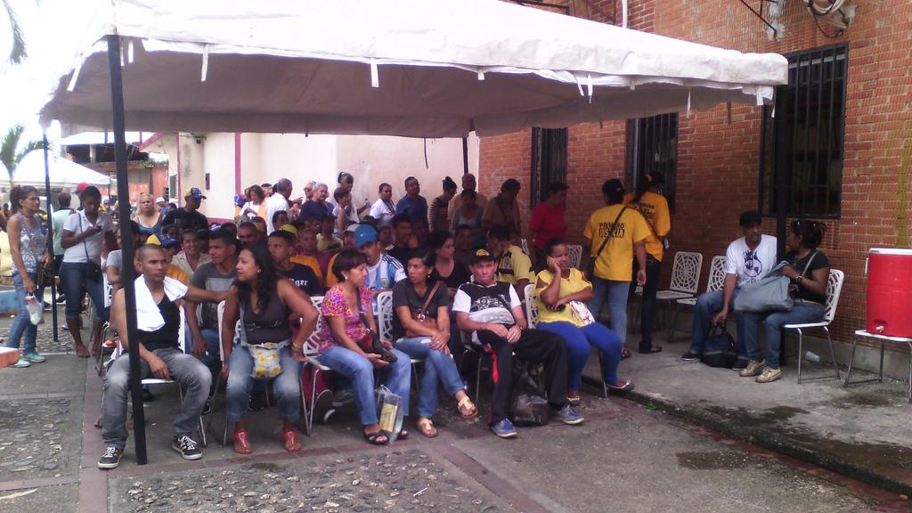RamonMart1nez's tweet photo. Las ganas que tienen por el Cambio los mantienen firmemente ante su decisión de Validar @Pr1meroJusticia #Validando #SeguimosAvanzando https://t.co/djhxUEOS9f