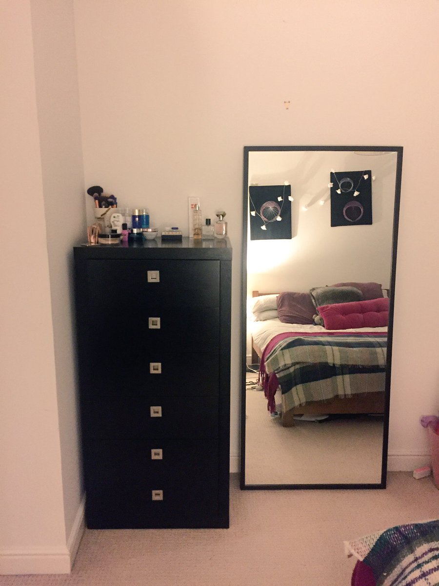 EmilyRoseOtter's tweet photo. Today I got a new set drawers off @Gumtree the perfect addition to my room for all my makeup essentials #GotItOnGumtree #GumtreeHelpedMe https://t.co/4QibCyh24b
