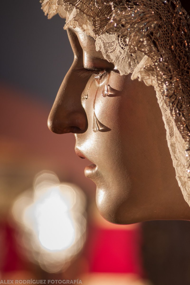 Besamanos a María Santísima de la Concepción ya en el Blog.. 

lareviradegrana.blogspot.com