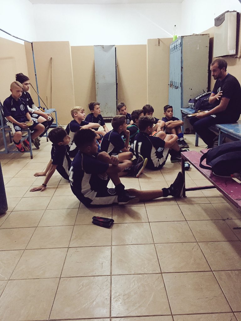 En el laboratorio de "Fede Diaz" los chicos de la séptima preparan el partido Vs Racing. #VamosAgosto