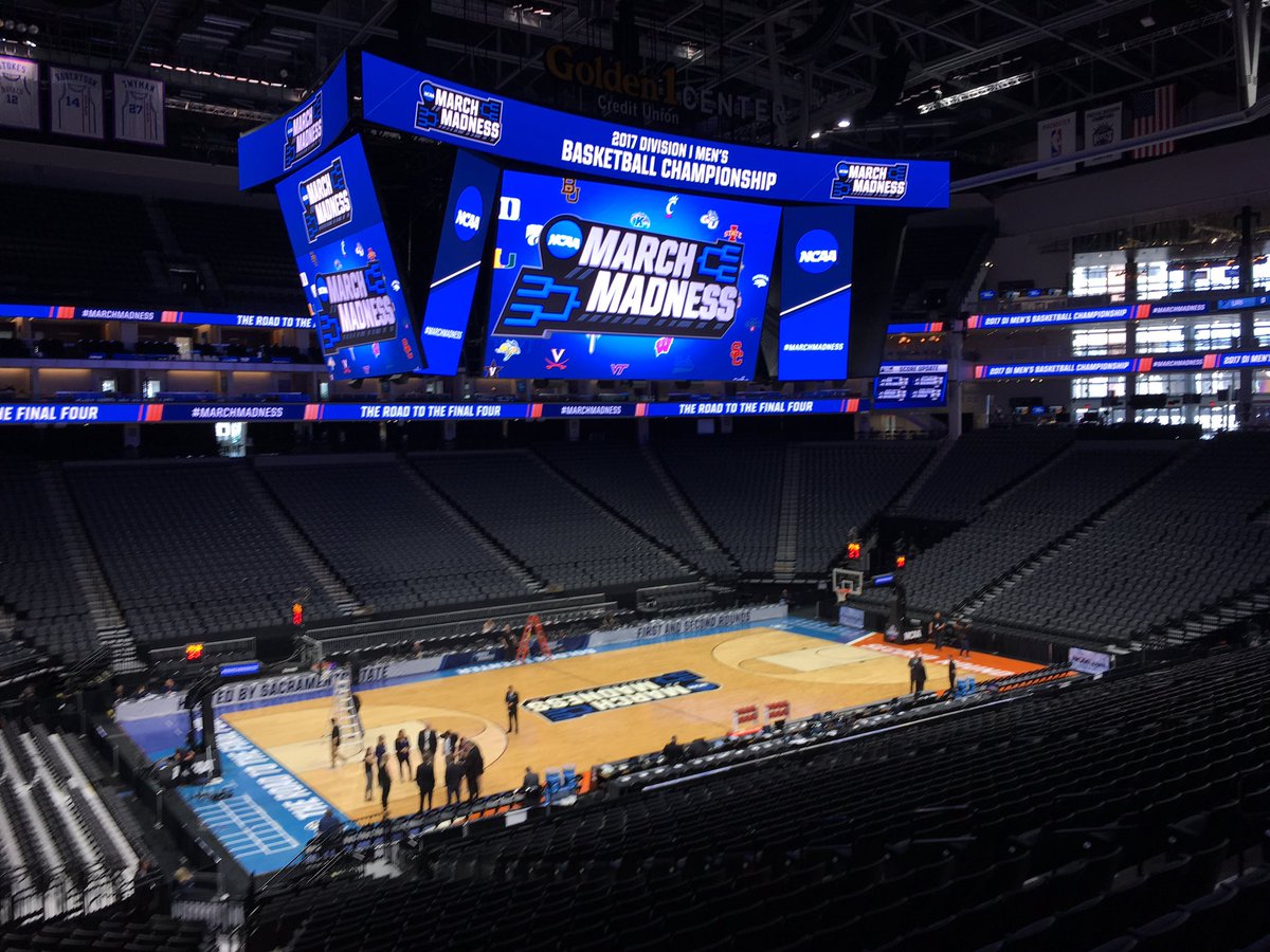 Joe_Kayata's tweet photo. We are now just 3 hours away from tip off for @RhodyMBB against Oregon #marchmadness #uri https://t.co/XkAFdiHuih