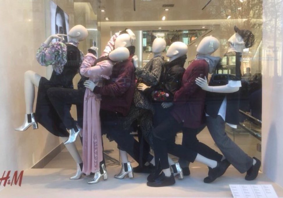 H&amp;M'nin "abla vallaha arkadan ittiriyorlar!.." adlı kreatif çalışması