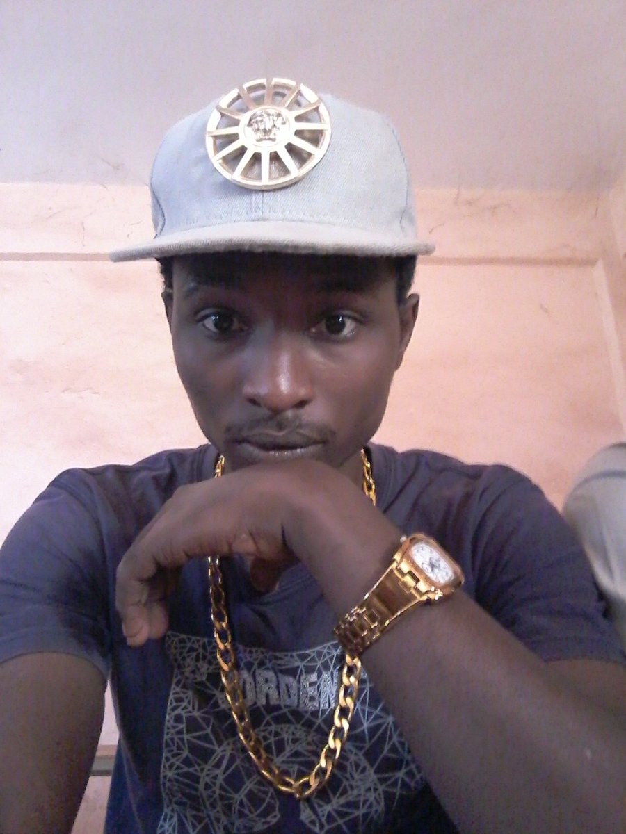 YoungAob1's tweet image. Les yeux de loup 👀👀👀
Ahoutty crew