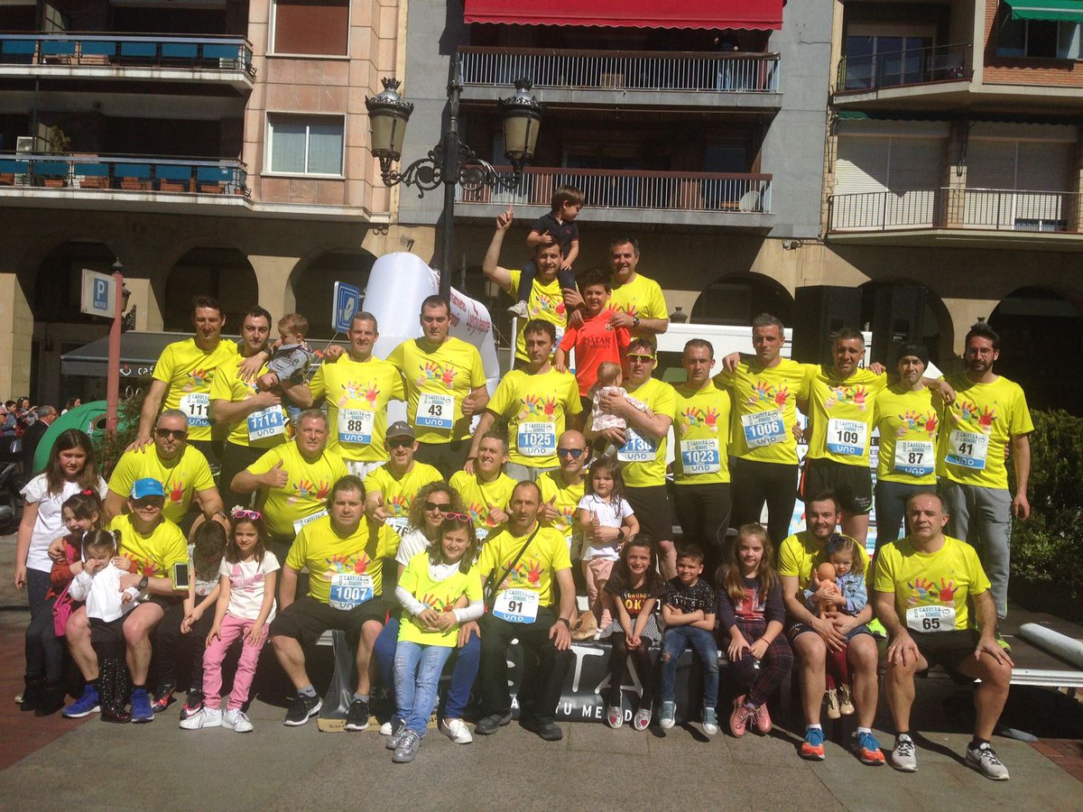 angelchampi's tweet photo. Es y será siempre su frase: "Los amigos son la Familia que se escoge". Nadie jamás la representó mejor #ISI https://t.co/GGzmUdP83e