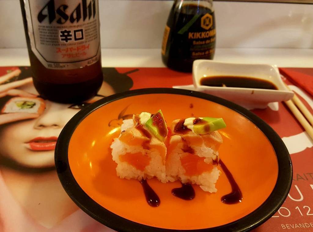 ceska4192's tweet photo. La felicità dopo una giornata di lavoro! 🍣
#sushi #like4like #ilovesushi #fish #salmon #giappo #parma #followforfol… https://t.co/zZUGBTHnjZ