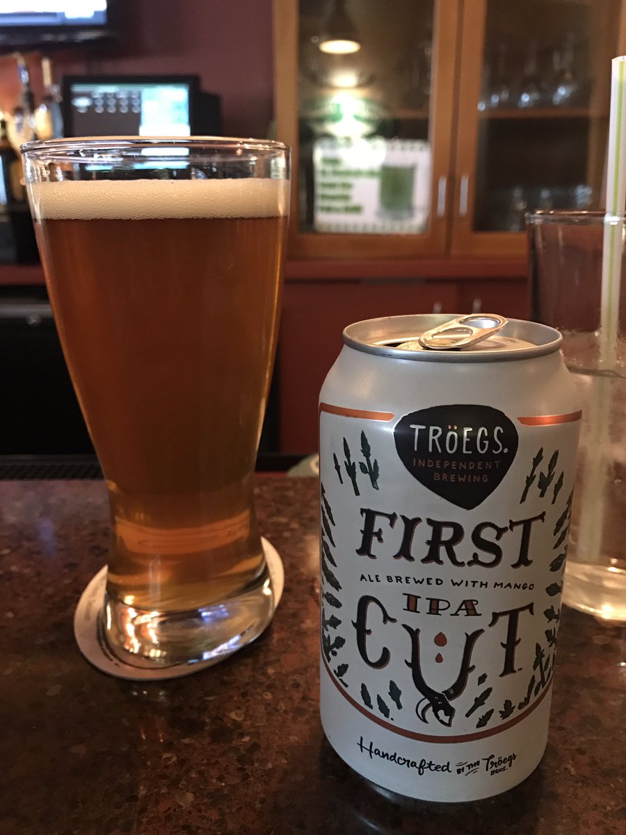 evilottos's tweet photo. Fun #LastDayOfWinter at @roundtopmtn @HewsonSally @TroegsBeer #skiing #craftbeer https://t.co/LOQFjBFirZ