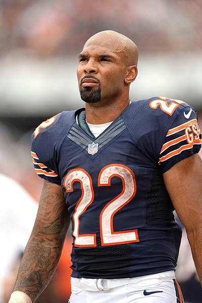 maudlynei's tweet photo. My @Suntimes pc on 2nite's @CIRCLEFDN charter skul fundraiser/Student gets  $10K skolrship frm @nyjets' @MattForte22 https://t.co/usXxN8GmYj https://t.co/nkFeZZtOPe