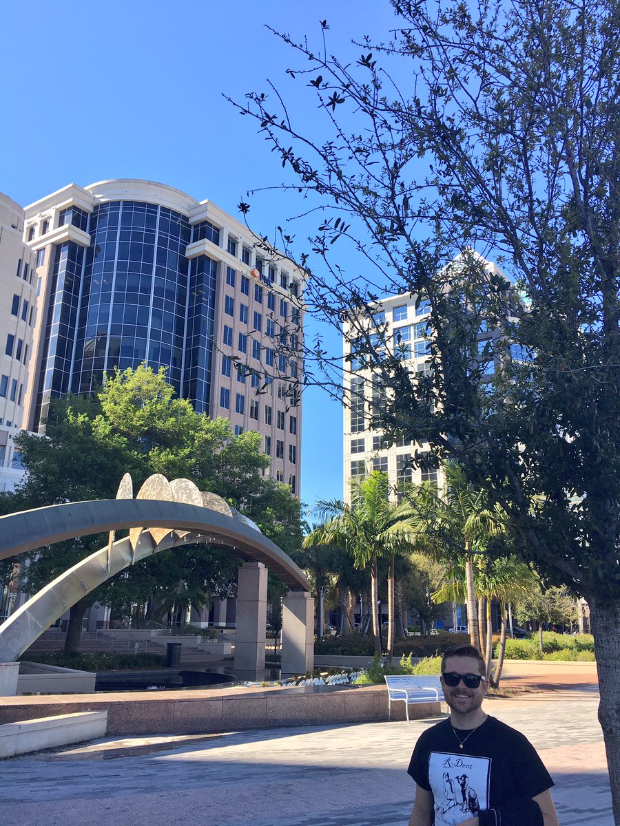 SamanthaRist's tweet photo. Glorious day to shop, stroll downtown, & see a movie with @DoTheMoses! Happy Sunday! ๐ #dayte #beautyandthebeast https://t.co/G1xh3G6yVa