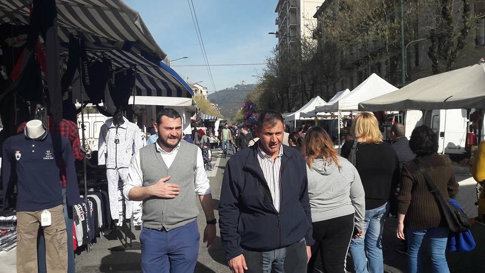SilvioMagliano's tweet photo. Successo di pubblico per la festa di #corsoBelgio, questo pomeriggio, in zona #Vanchiglietta: promozione del #commercio e del territorio. https://t.co/isZVoSfQLh