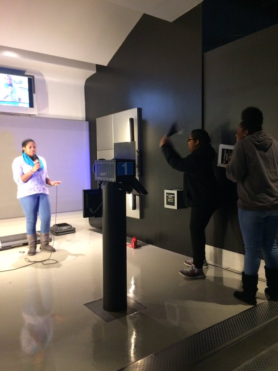 DrBrentLuther's tweet photo. East students are practicing their news broadcasting skills - becoming college and career ready! #STEAM @MetroSchools #EastAP-DC https://t.co/ehS2QxYuhZ