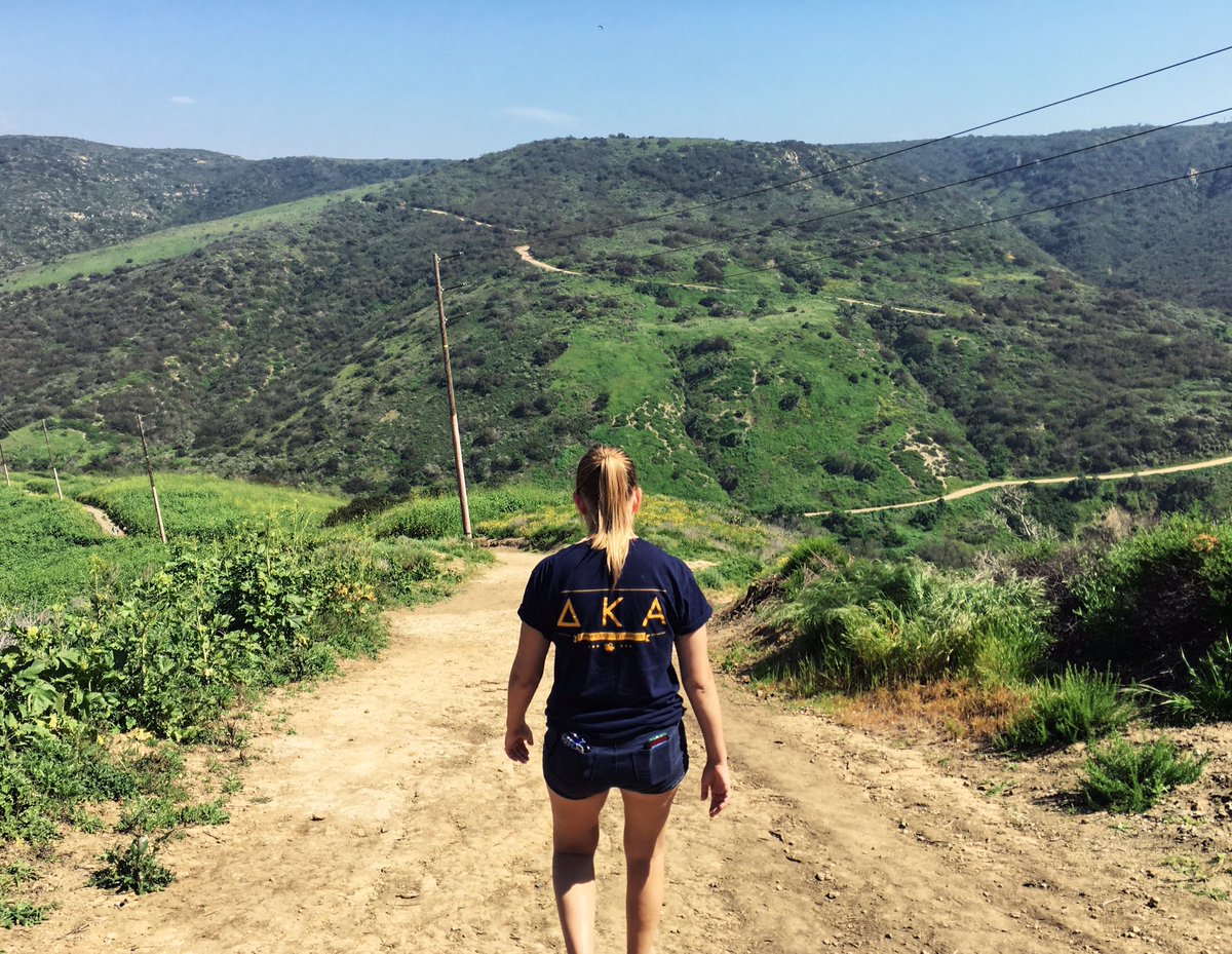 murphy_stude's tweet photo. Itsy bitsy coastal hike today https://t.co/KM1lQZqQ2t