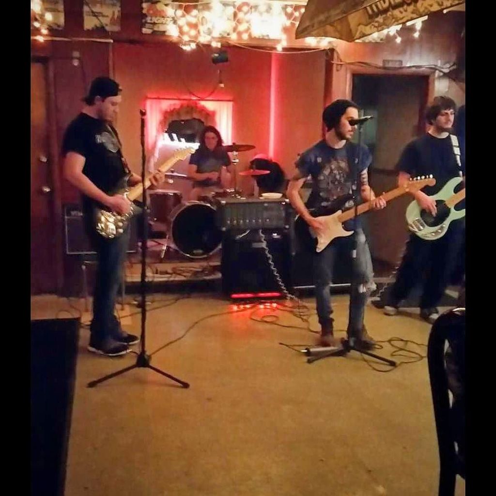 benressler's tweet photo. Had fun jamming with these fuckers last night. @silverscreenpa #silvercreen #makeamericagr… https://t.co/Xqxb53zU6J https://t.co/XqQAxhdcAt