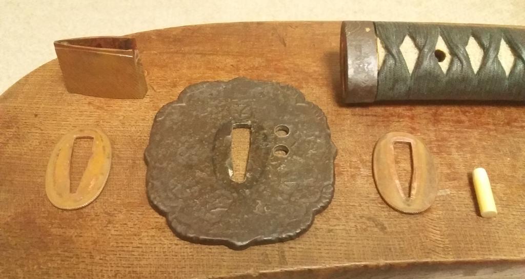 よく描き間違えられることの多い日本刀の鍔元の構造と分解したところ