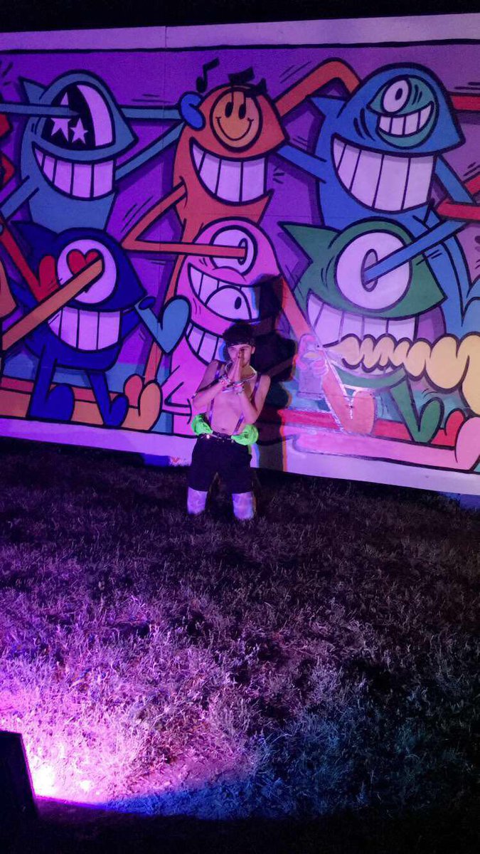 colton_LTS's tweet photo. @IllectricRiver with my rave babe #illfest 👽🐱 https://t.co/3k5670nSuA