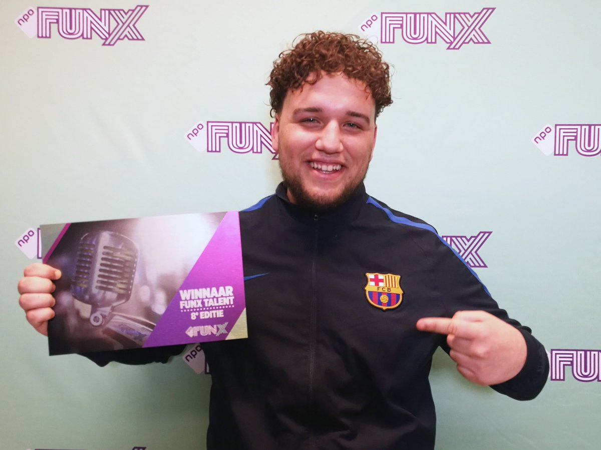 VIDEO | Rapper <a href="/Samjtaime/">Sam J’taime</a> heeft FunX Talent 8 gewonnen! De kandidaten maakten 't jurylid <a href="/Adjedonnie/">Adje</a> erg moeilijk bit.ly/2nbtlLd