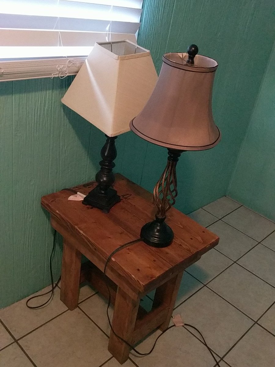 generalgouts's tweet photo. Two lamps one table spring break house is fuuuckked https://t.co/rMXWGHhPm9