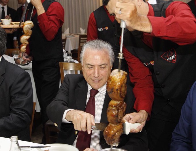 Resultado de imagem para Temer vai a churrascaria em Brasília com ministros e embaixadores