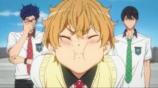 chocosmile12's tweet photo. Free!が戻ってくるということで天使渚ちゃんを見てみましょう。
①ペンギン抱いてます
②ちっちゃすぎて若干上目遣い
③ドアップ大好きです。
④授業中こんな可愛ことしてる子見たことありますか？

#ハイスピード #Free #葉月渚 https://t.co/vklpDdOcrP