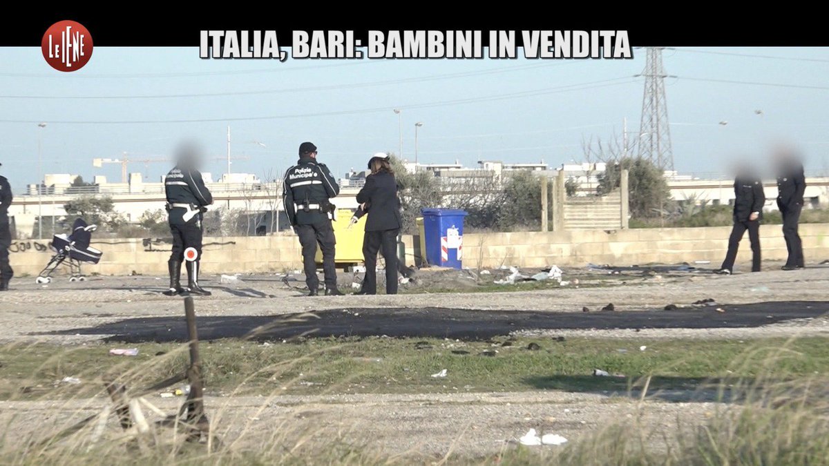 redazioneiene's tweet photo. Dopo la denuncia ai servizi sociali le autorità hanno messo fine allo scempio https://t.co/DNf8asunRS