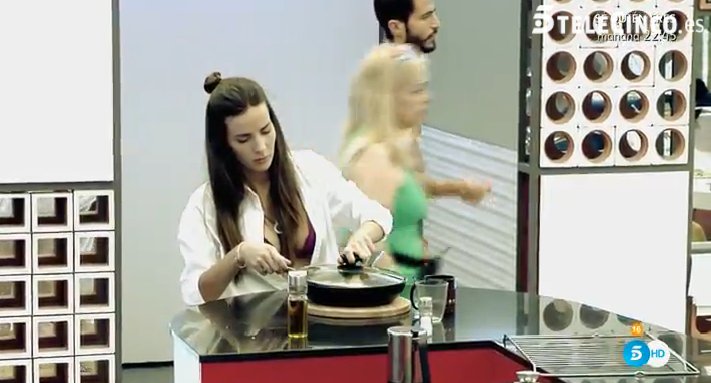 ghoficial's tweet photo. ¿Está contenta Aylén de que Marco y Alyson no se hablen? #DBT10GHVIP5
🔃Sí
❤️No https://t.co/bCB4nTJc31