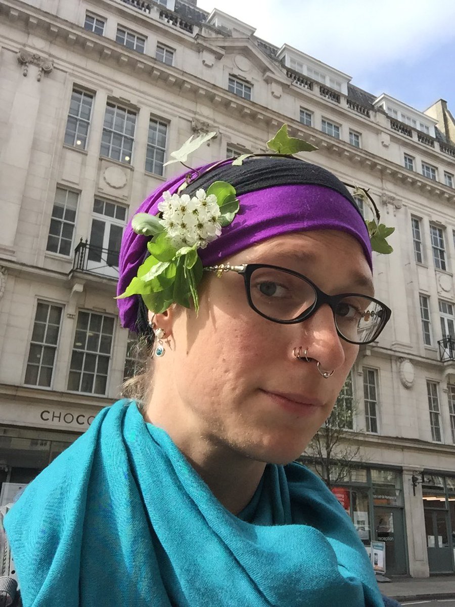 Flowers and ivy in my tichel