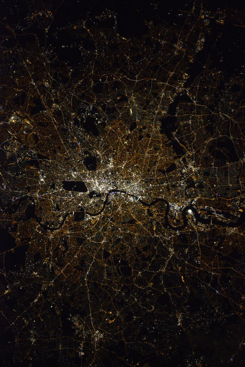 astro_kimbrough's tweet photo. Good evening London from @Space_Station! https://t.co/WgVatyjXLP