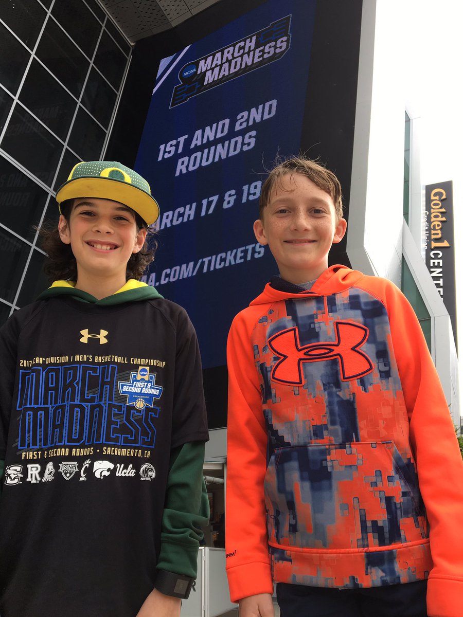 mthomas415's tweet photo. Having a blast at #sacramento @Golden1Center for NCAA #marchmadness round 2. https://t.co/RvCLH5YCFH