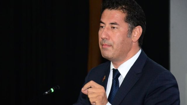 ‘İzmir’de salon bulamayan’ Sinan Oğan: Bunların hepsinin arkasında Hollanda derin devleti var
goo.gl/G9RR2R