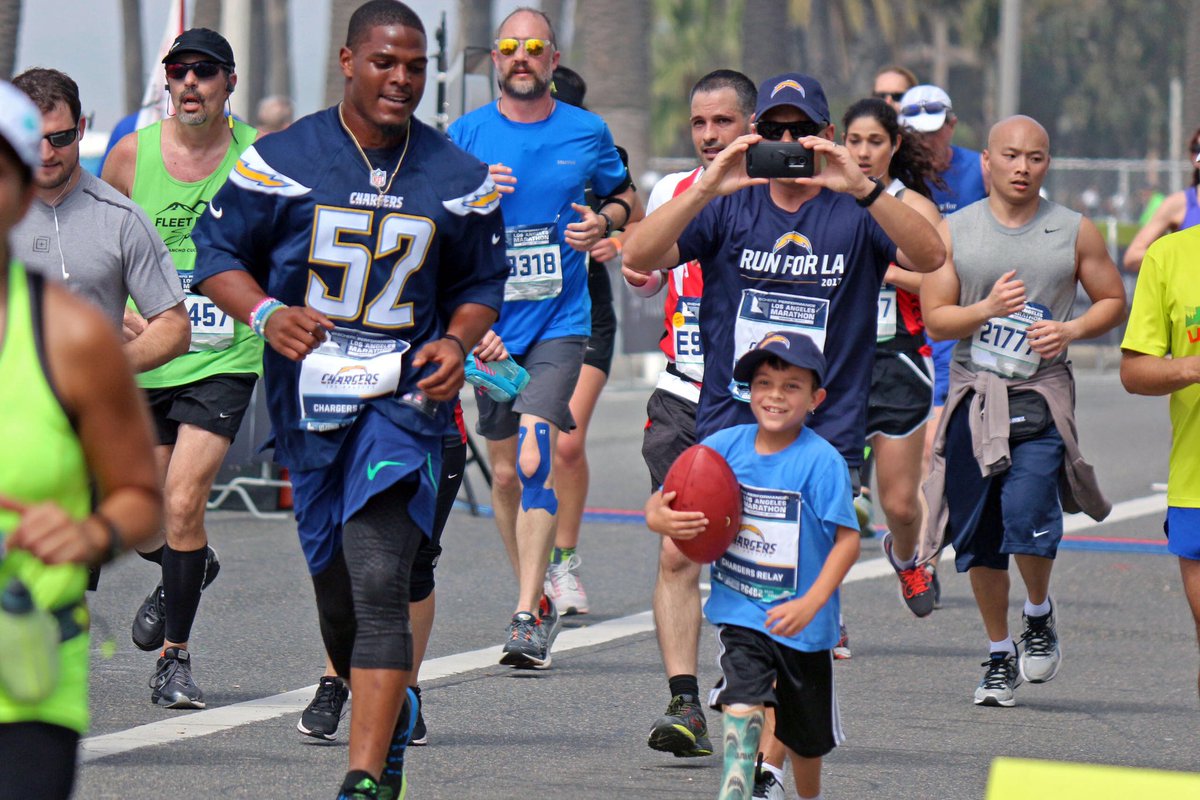 Chargers participate in #LAMarathon   🏃💨 chargers.com/galleries/2017… https://t.co/WZug6It4Cr