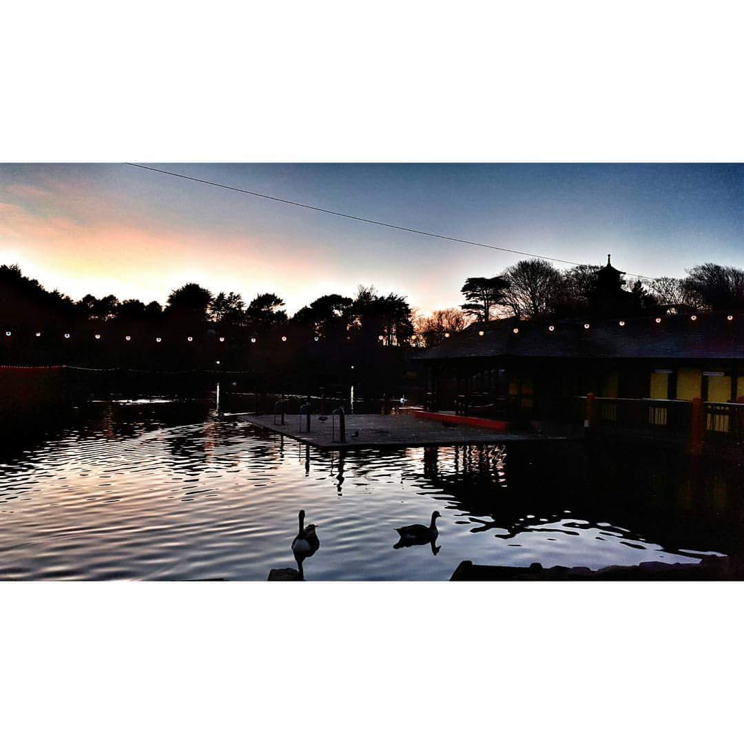 Dusk <a href="/PeasholmParkUK/">Peasholm Park</a> <a href="/PeasholmPark/">Peasholm Park</a>  <a href="/Scarborough_UK/">Scarborough UK</a> <a href="/Welcome2Yorks/">Welcome to Yorkshire</a> @YorksCoastRadio <a href="/IFYorkshire/">i-Yorkshire</a> <a href="/Yorkshire_IP/">Yorkshire In Photos</a> @NYMoorsCoast