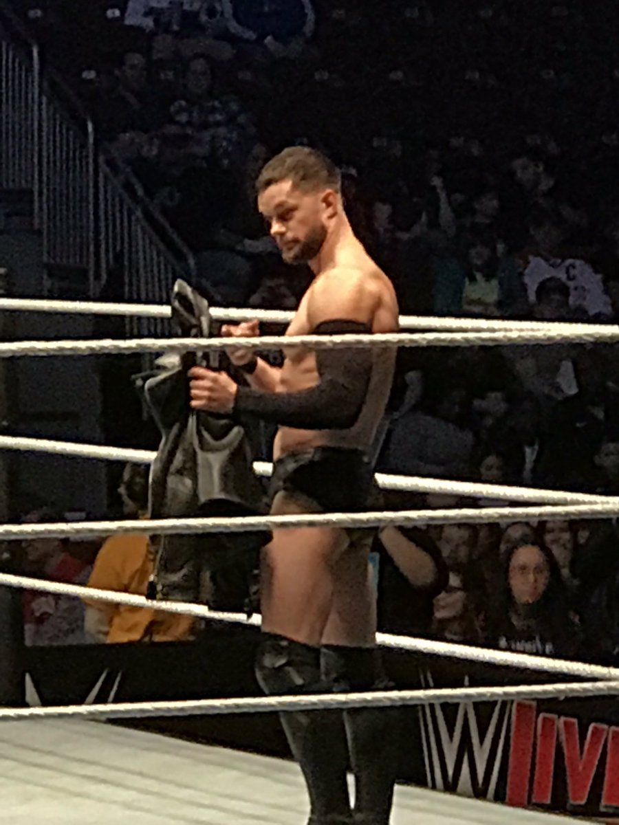 qabriels's tweet photo. @FinnBalor #WWEHershey https://t.co/3RCENMefnI