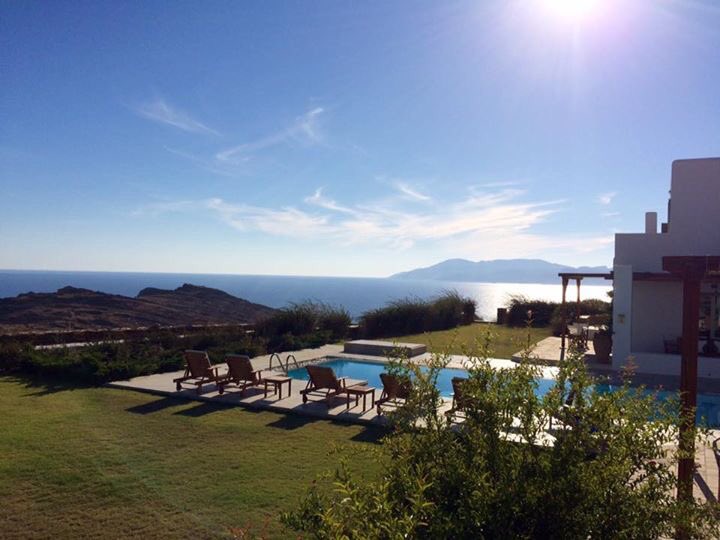 Paradise on earth!!! "On The Rocks" in Ios