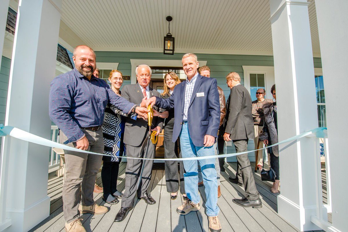 coastalvamag's tweet photo. Thank you #primopizza for making our house warming so yummy! #covaideahouse @StJudeResearch @SAlexanderHomes #23456 https://t.co/ZNR9WVpjcA