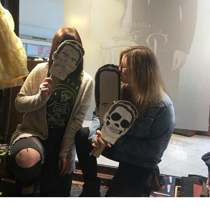 Rachel_Lee195's tweet photo. I love when the @HotTopic employees help us be a little extra #panicathottopic #kroqsweeps @brendonurie I apologize in advance https://t.co/jZCPPo9neI