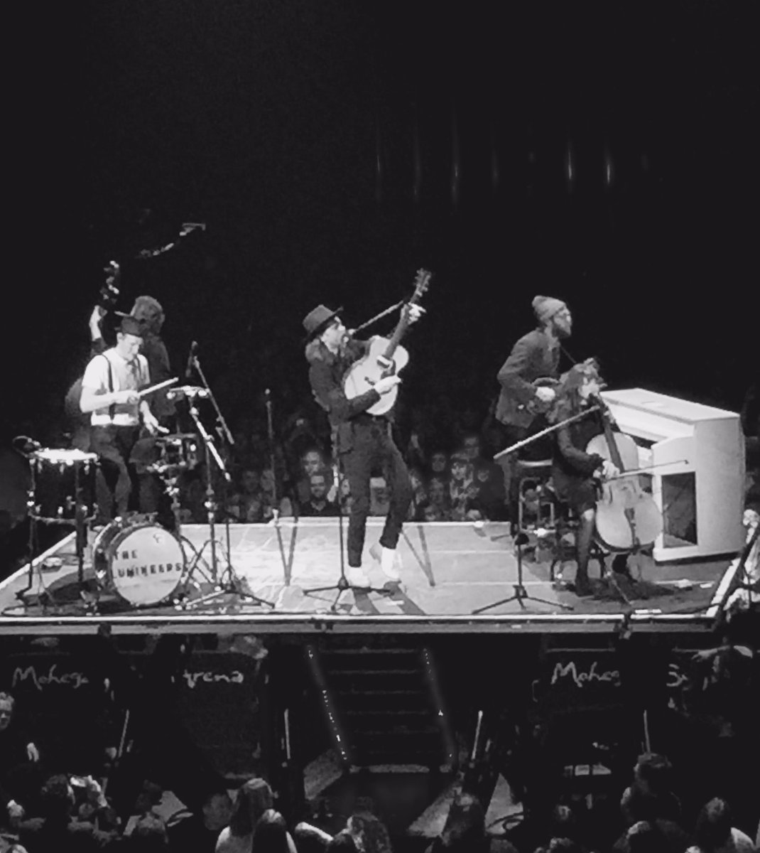 mrsDunleashed's tweet photo. @thelumineers Awesome show in CT! Thank you!! https://t.co/pfr3QMAZzo