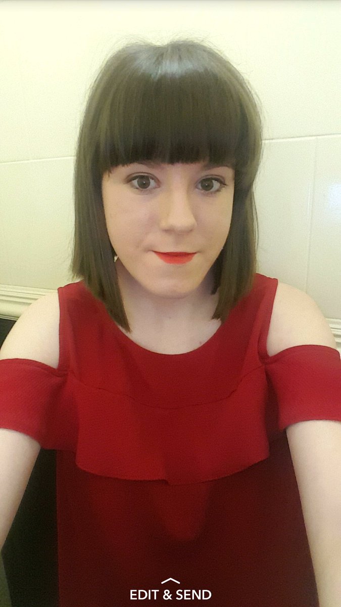 AmyMarsh26's tweet photo. Love my new hair, thanks to the @andrew_collinge #Birkenhead store on Saturday! Lovely staff there too.πππ #AndrewCollinge https://t.co/X1chf8WPqm