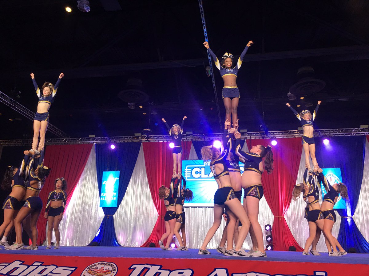 ICE_ALL_STARS's tweet photo. The girls that always rip it up!๐ค๐ผ #Riptide #HIT #ACClassic #TeamICE #GoldStatus https://t.co/yZbXYy1yo8