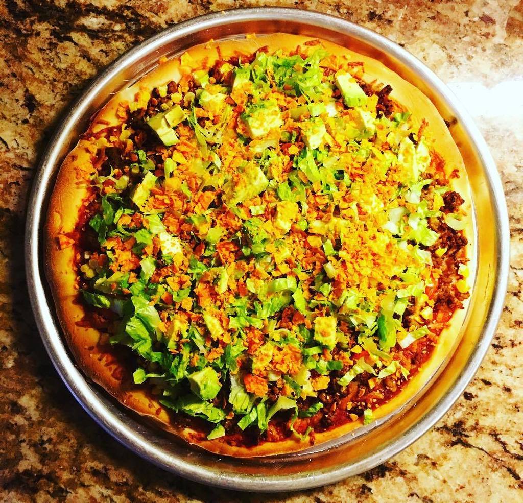 thom_sparks's tweet photo. Thom's Bar and Grill. On Sunday's we make pizza! Doritos Locos Pizza. #49 #bangbang🍗🍤 #che… https://t.co/Z2Sj5r79cl https://t.co/sfoncHVIp9