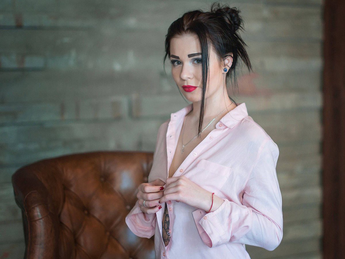 Spend your #SexySunday with the beautiful Alexa Mason 😍 ON #CAM NOW @ eyecandycamslive.com/rooms/alexa-ma… #Classy #Brunette #CamGirl