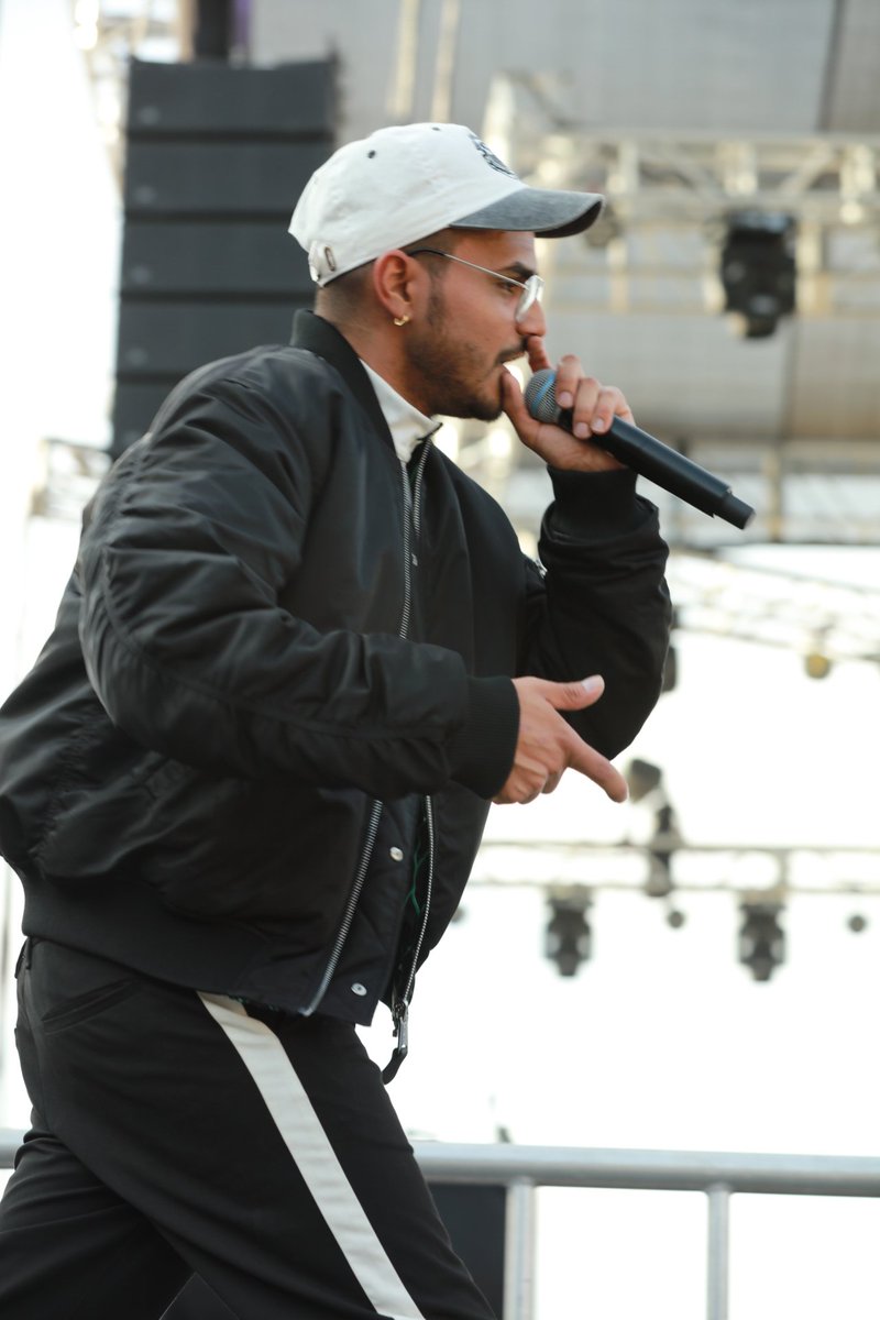 Cómo nos divertimos con <a href="/yoAlvaroDiaz/">ALVARO DIAZ</a>  en el Sports Area Stage del #LFestival! Mira aquí algunas fotos: