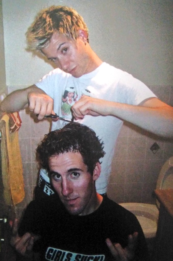 SP_addictionCL's tweet photo. @chuckcomeau and @daviddesrosiers  Do you remember this? Hahahaha😂😂🎉 #HBDAYNPNHJB -  #NPNHJBTourSA https://t.co/DHHEKOU4JM