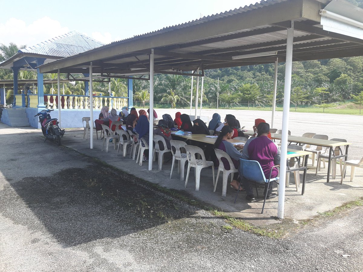 KemSriLedang's tweet photo. Pendaftran hari kedua di kem. #KhidmatNegara #PLKN2017 #PLKN2.0 #Negaraku #WiraWirawatiNegara #KemSriLedang https://t.co/RCZYHKhdod