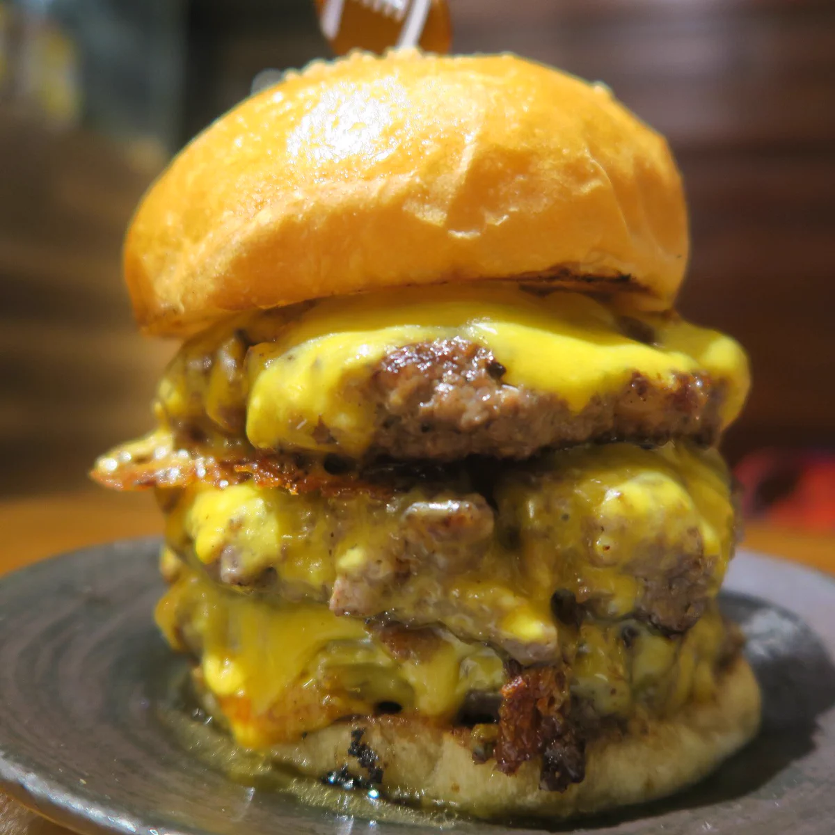 ゴリゴリバーガーwww肉とチーズの魔物！3✕3ゴリゴリバーガーwww