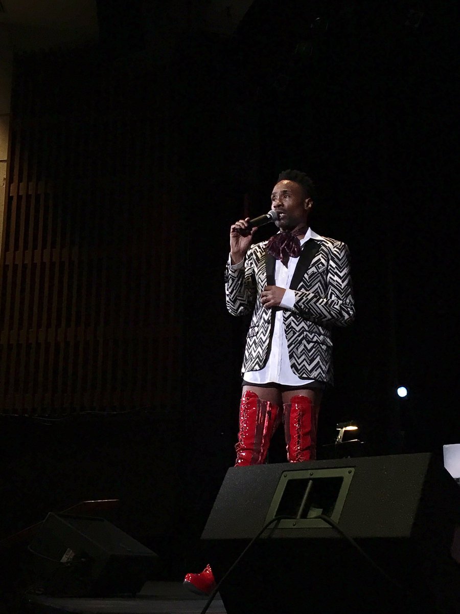 PorterBacks's tweet photo. OH. MY.
Billy Porter Presents: The Soul of Richard Rodgers.
Get ready, #Porterbacks. @theebillyporter has something to say AND sing about! https://t.co/2kMjmK3Tsb