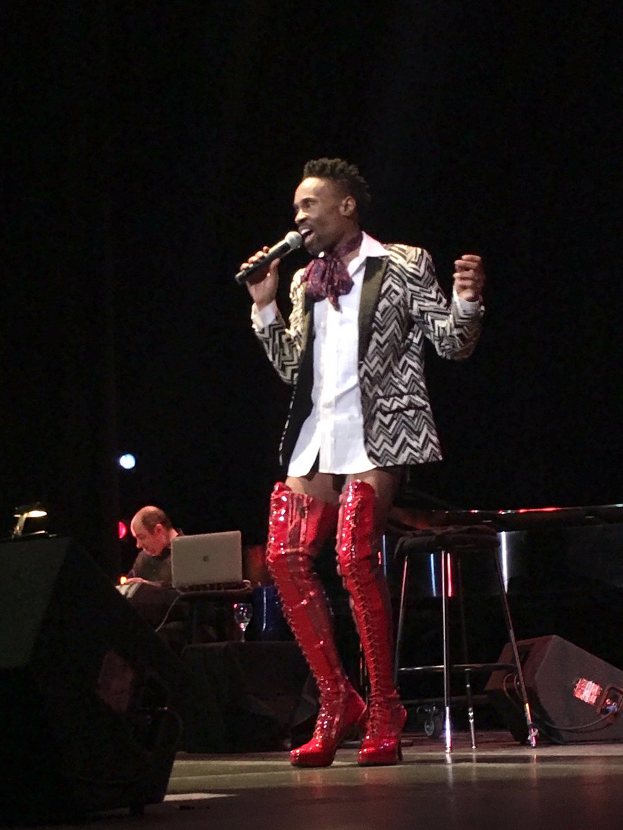 PorterBacks's tweet photo. OH. MY.
Billy Porter Presents: The Soul of Richard Rodgers.
Get ready, #Porterbacks. @theebillyporter has something to say AND sing about! https://t.co/2kMjmK3Tsb