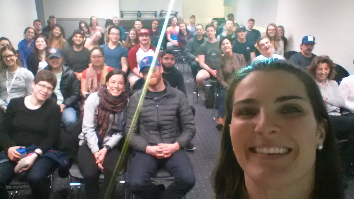 Nutrition_Rx's tweet photo. #JOBLOVE at @Nutrition_Rx 💛💪🏽🍎  
Group selfie while presenting a fun Sports Nutrition Seminar for the #WesternStrength athletes at @westernu https://t.co/PptS6JOs1v