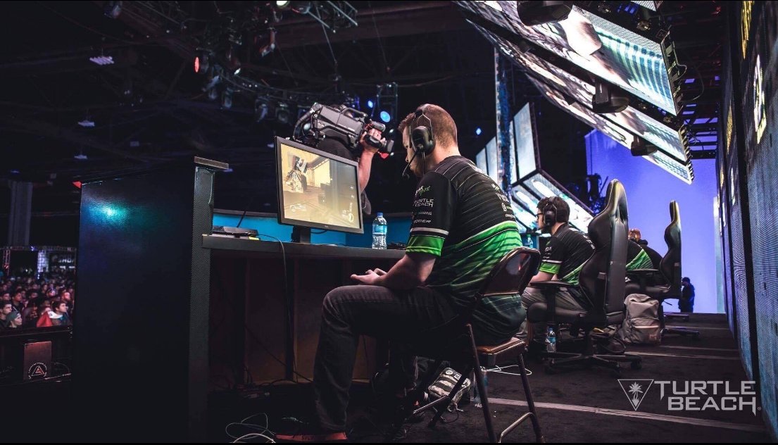TeamHelixRising's tweet photo. Congrats to @OpTicGaming as they beat @eUnitedgg at #MLGDallas!!!

Enjoy the win! https://t.co/Rvq5cJQSh9