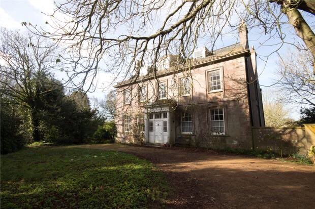 guernseypropapp's tweet photo. Pretty cool! Only £2.2m 🍾 https://t.co/0524vUFHOs