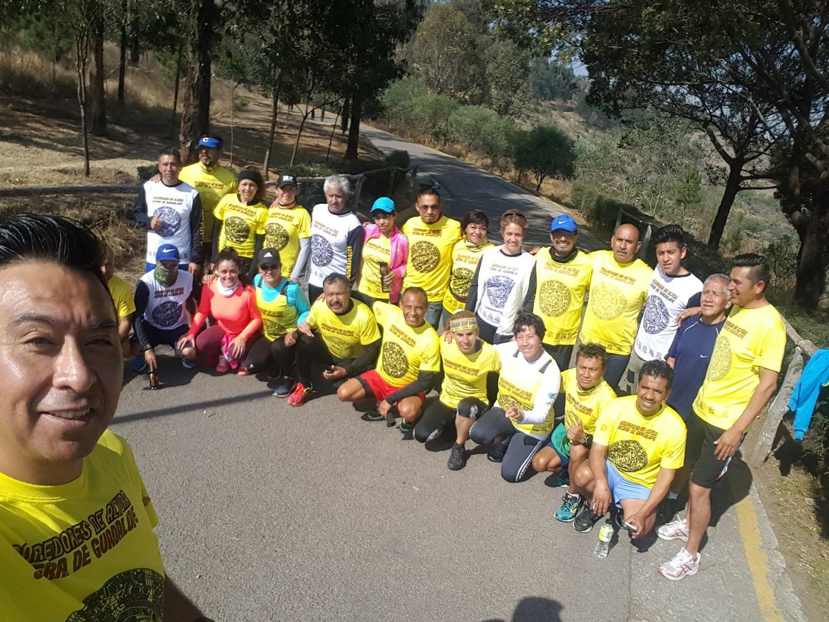contarunner's tweet photo. Entrenamiento se locos.
#CorredoresDeAltura
#SierraDeGuadalupe
#LosMasLocos
#YoElegiCorrer 
#trailrunning https://t.co/7s9cooiDiE